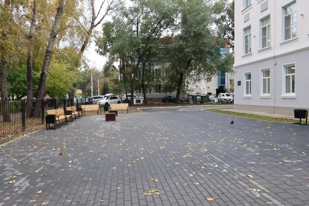 🏫 В Абакане завершают благоустройство дворов школ № 10 и № 30
