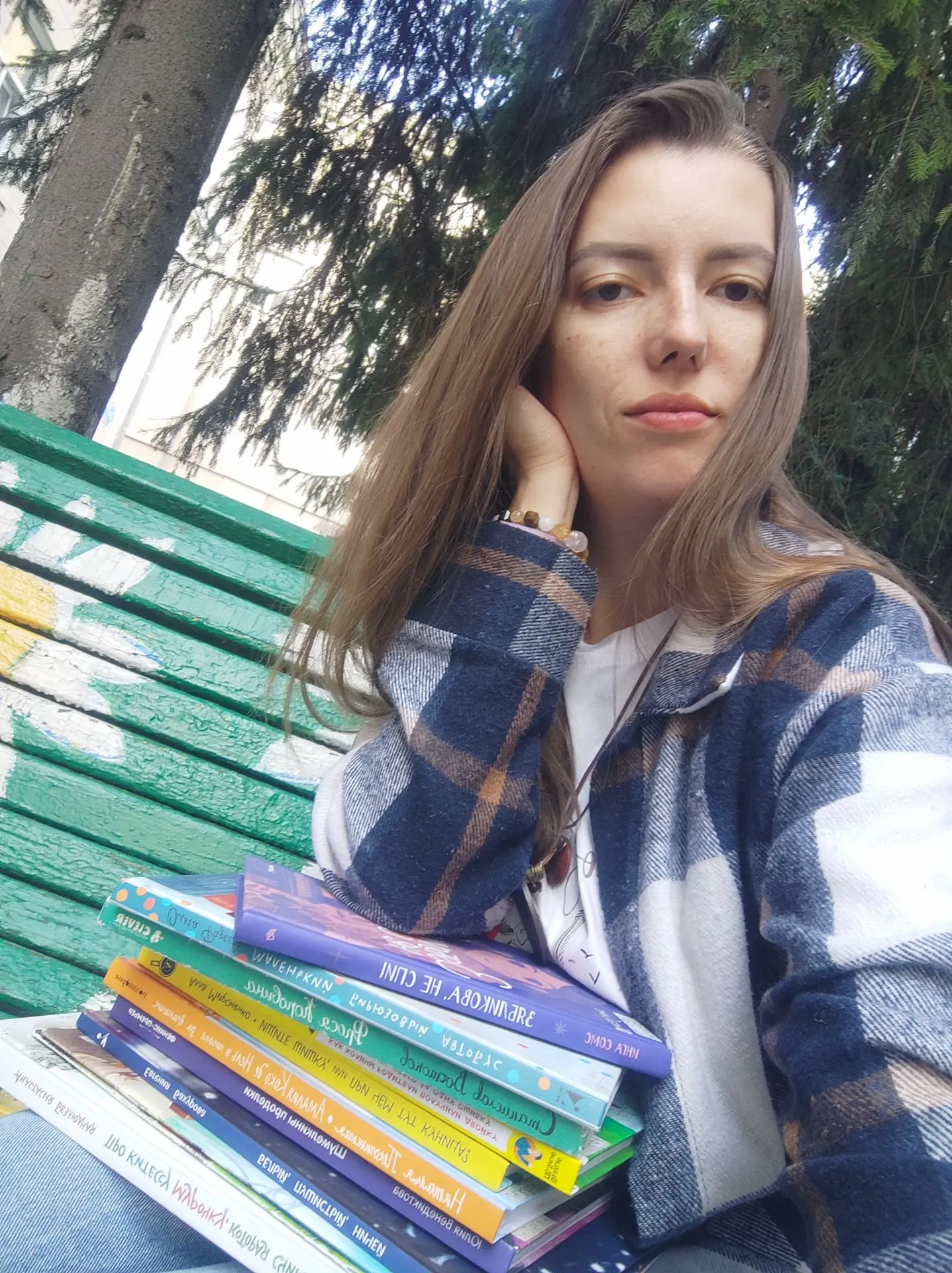 А я сегодня была в библиотеке и набрала целую стопку интересных детских книжек.