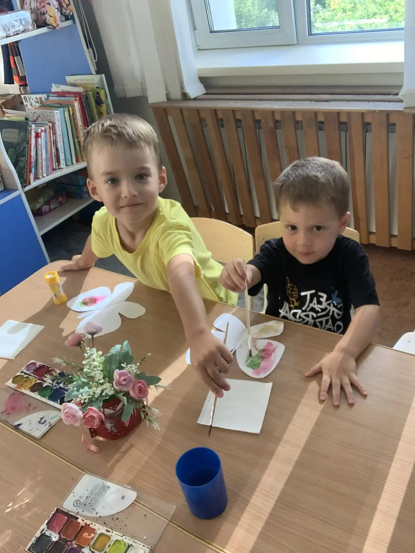 🎉 День дружбы в группе «Почемучки»: когда радость — в каждом моменте! 🎉

Дружба умеет превращать о