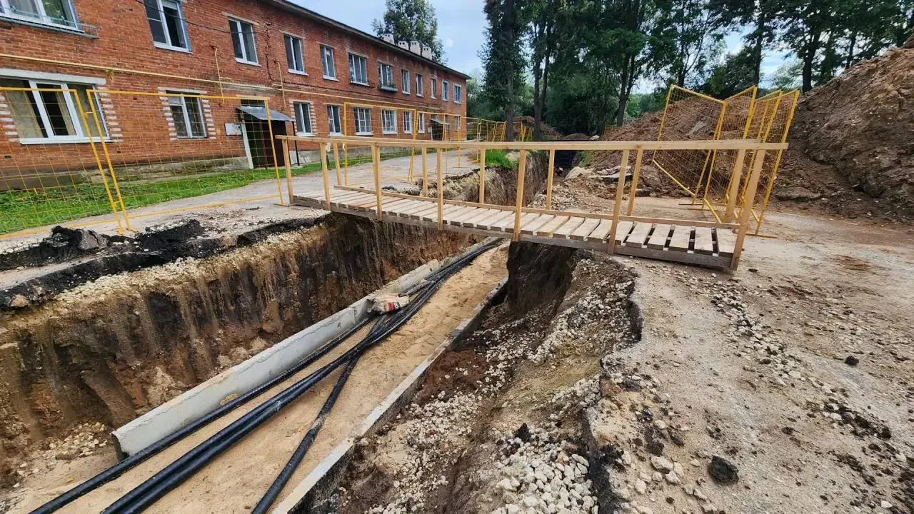 🔧 Реконструкция теплотрассы в Зимёнках выходит на финишную прямую. 

В деревне Зимёнки под Зарайско