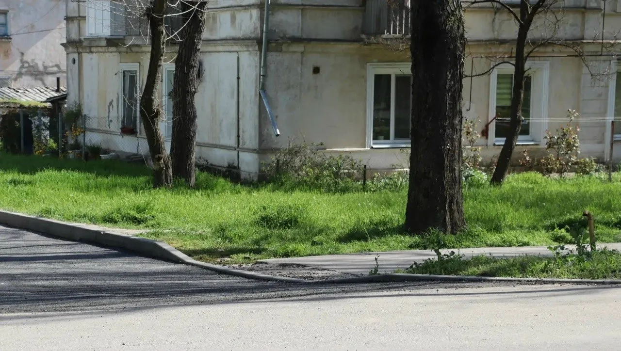 Благоустройство дворов по улицам Славы, Войкова и Казакова подходит к завершению  Накануне территори