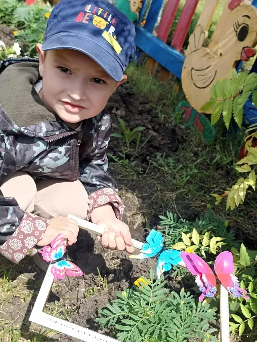 Лето - прекрасная пора для общения с природой 🌳🌲🌸🐞🦋. Каждый день на прогулке воспи...