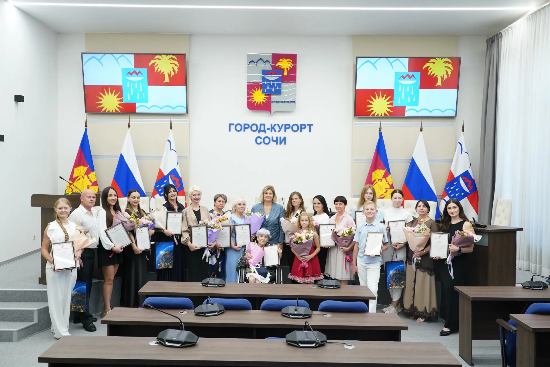 🏆 В Сочи подвели итоги ежегодного городского конкурса «Гордо реет флаг державный».
