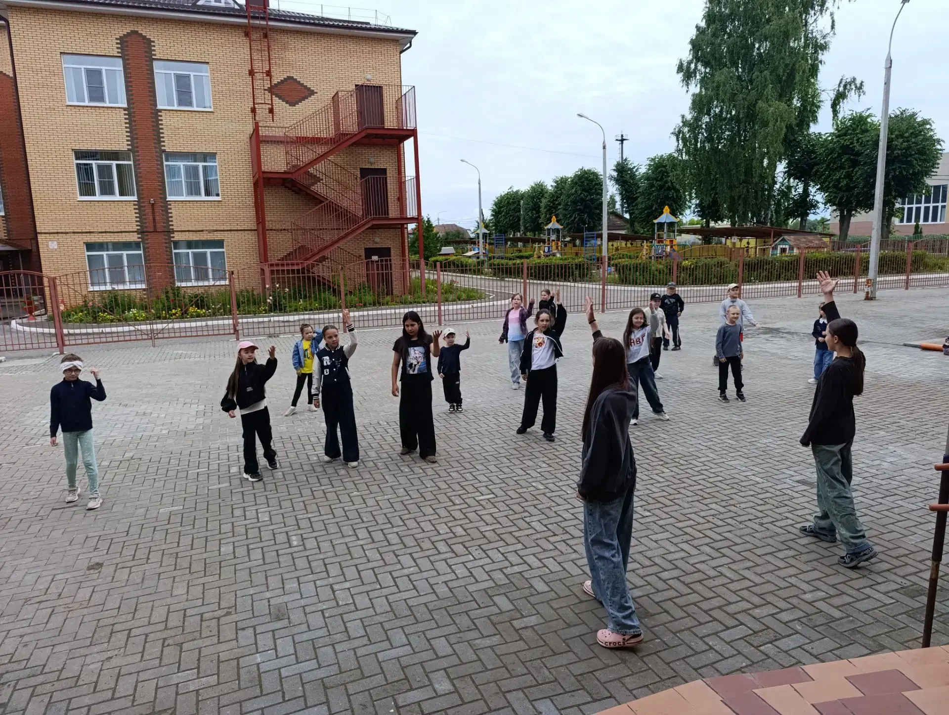 Сегодня в пришкольном лагере «Созвездие орлят» — ДЕНЬ КРАСОТЫ! 🌟

Мы знаем главное правило: настоящ