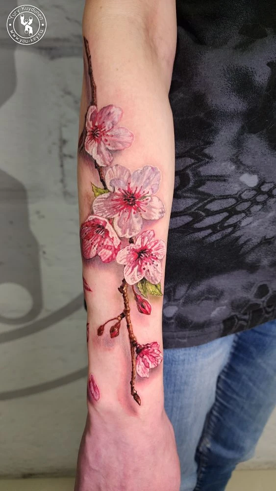 Веточка сакуры 🌸