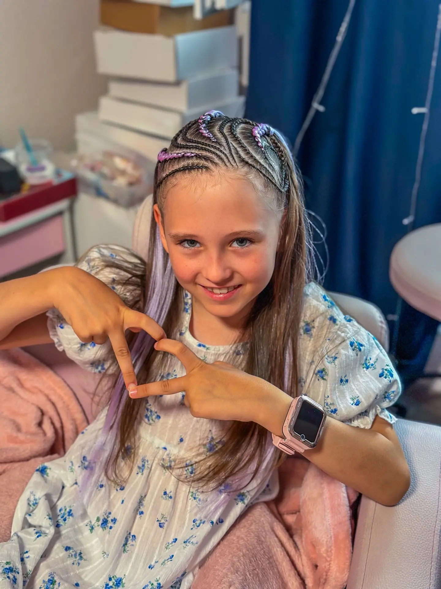 Есть малышки, которых год за годом я заплетаю к их дню рождения 🥰