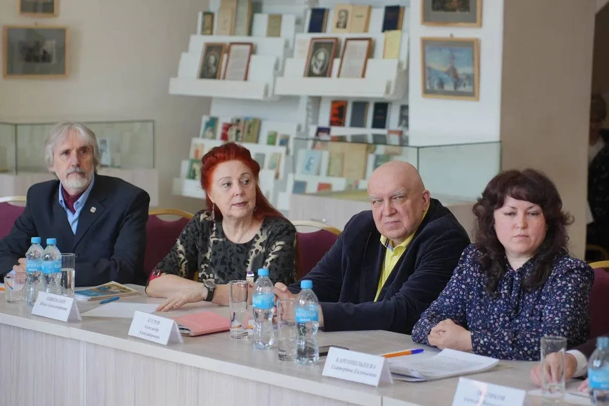 В Костроме прошла встреча 1го секретаря СПР Владимира Мединского с региональным отделением Союза пис