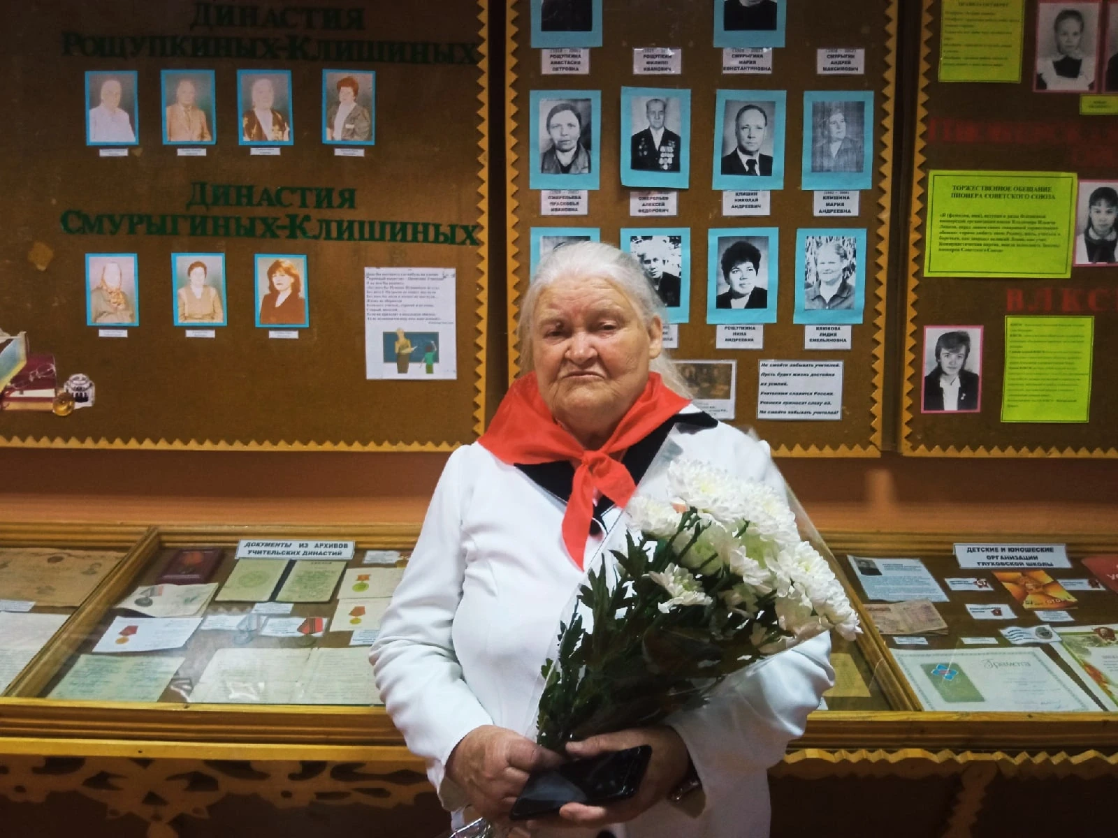 Коллектив школы от всей души поздравляет