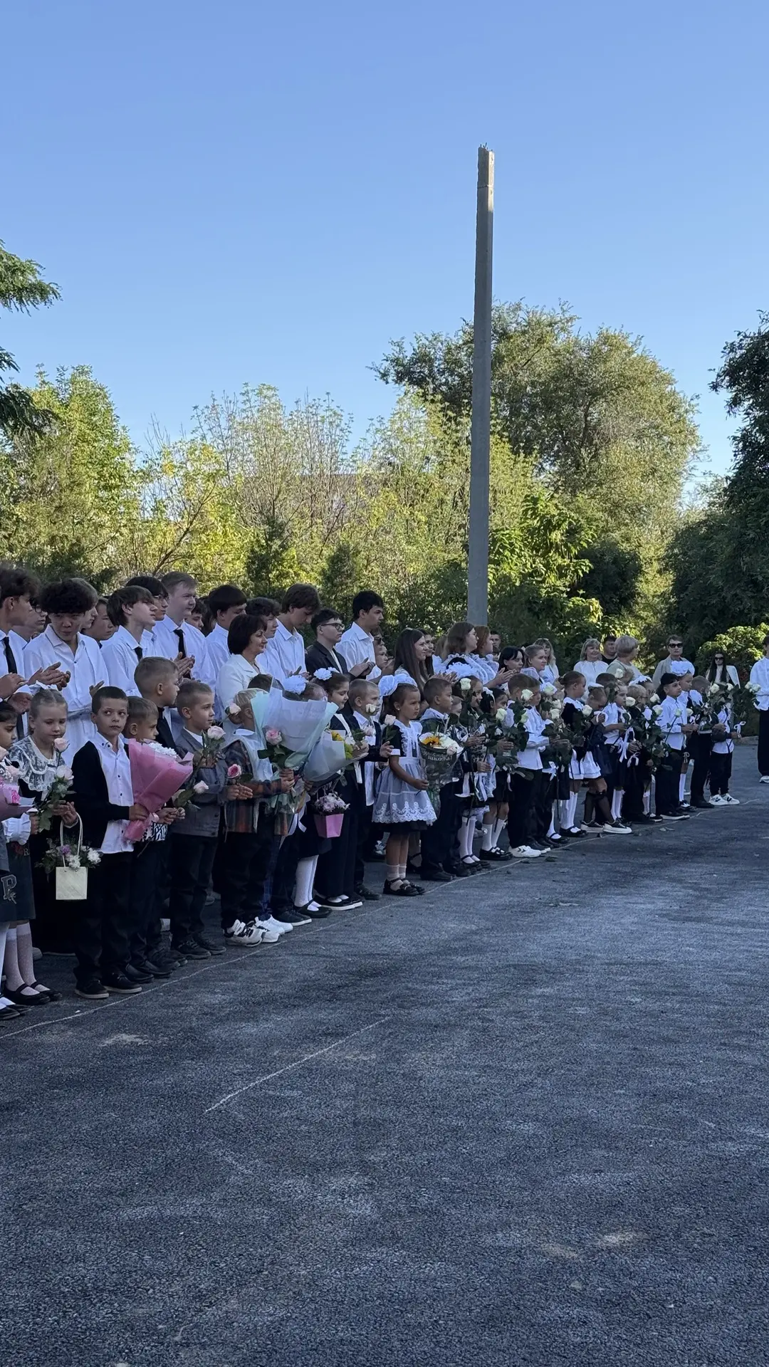 💐В этом году традиционная линейка, посвященная Дню Знаний, стала особенным рубежом для...