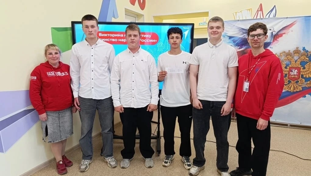 🇷🇺 В единстве — наша сила!
Делимся яркими впечатлениями! ✨

Наша команда — студенты и наставники к