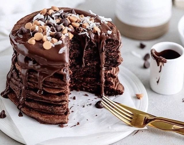 🌞Доброе июньское утро, 
наши любимые сладкоежки! 🍫☀️
Выходные в самом разгаре,
 а мы тут знаем, ка