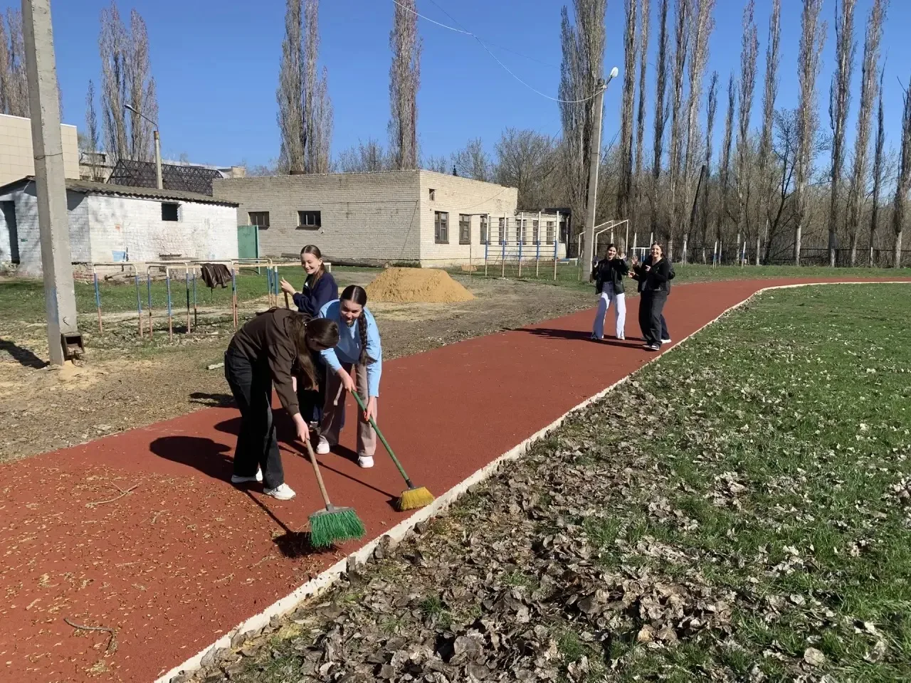 Спортплощадка сияет! 🏀✨