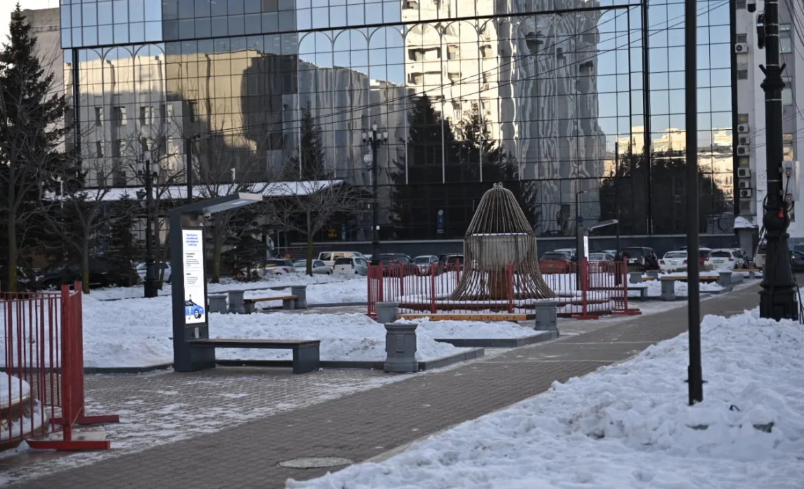 Новые мультимедийные лавочки появились в Хабаровске.
