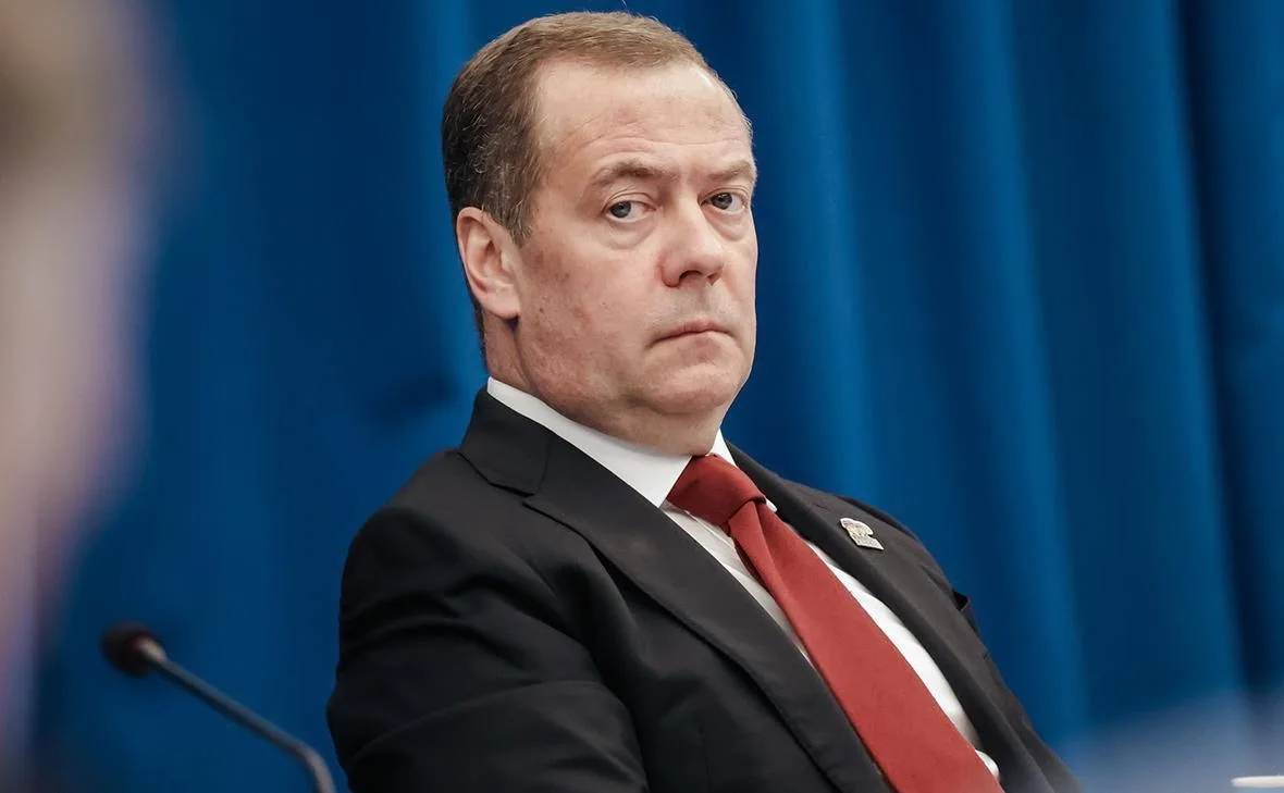 Необходимости в мобилизации в России нет - Медведев

По его словам, слухи об этом распространяются п