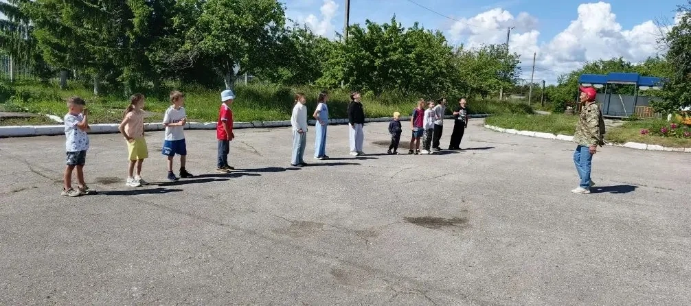 🏀 Дворовый тренер: ваш проводник в мир спорта! 🏆

💪 Почему дворовой тренер так важен?

1. Доступн