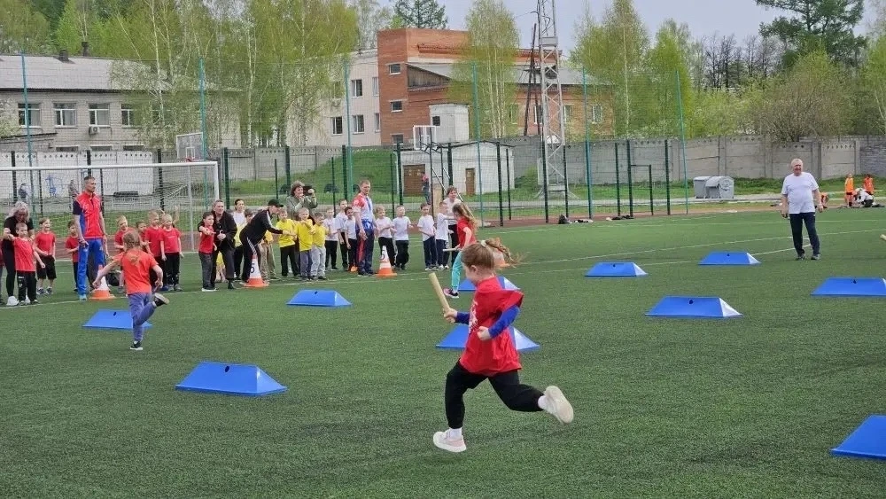 🏃 15 мая на стадионе «Металлург» прошла 99-я эстафета «Серовский рабочий»  В соревнованиях, посвящён
