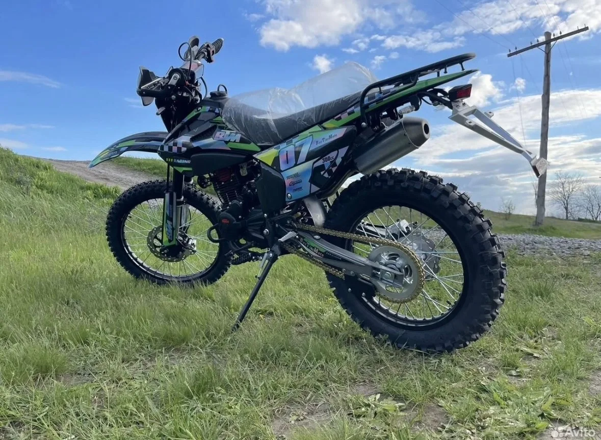 В продаже мотоцикл BTM 07 

🔥Новый 

300 кубовый 177 мотор
-красивая графика  
- колеса 21-18
-Возд