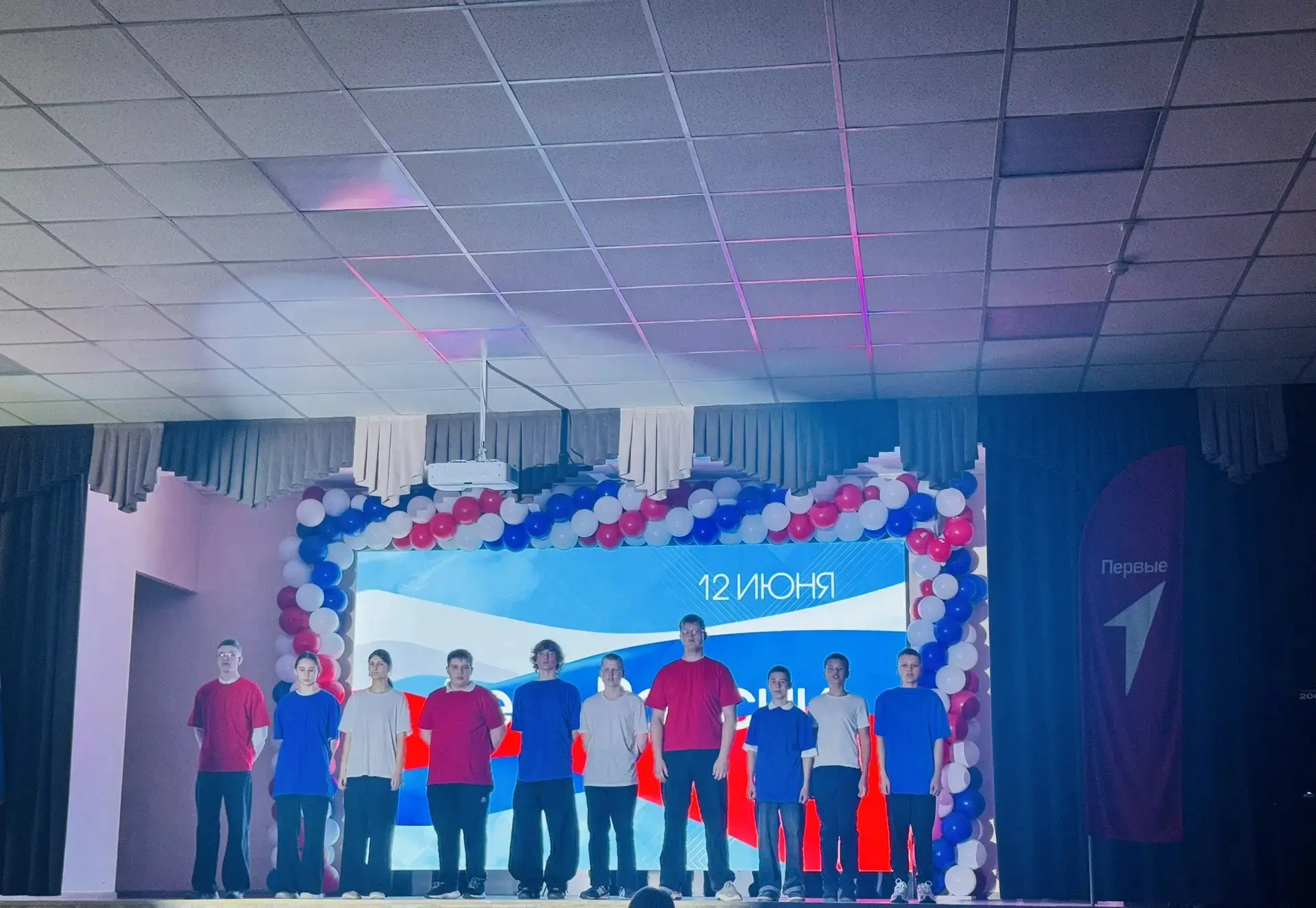 🎉 Россия — в наших сердцах! Отмечаем День России в пришкольном лагере! 🇷🇺

В нашем лагере на проф