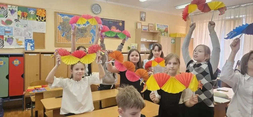 🎎 Сегодня учащиеся 4-х классов погрузились в атмосферу Востока! 🐉  Ребята с большим интересом создав