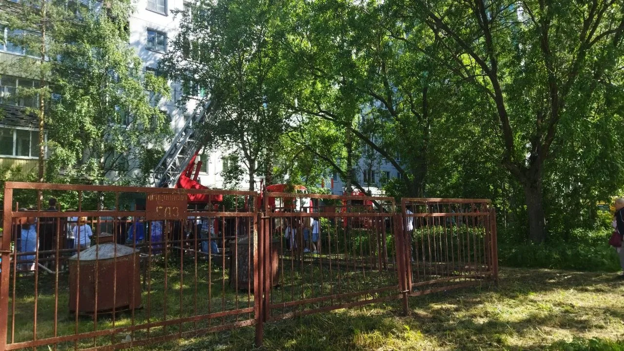Горела квартира на 5 этаже 4 подъезда на Обводном канале 71