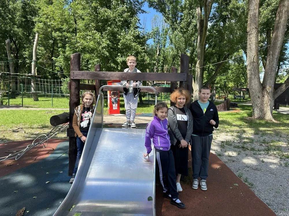🌳 «День приключений в парке»: квест для особенных детей в центре «Заря»
30 июля в Кировском центре 