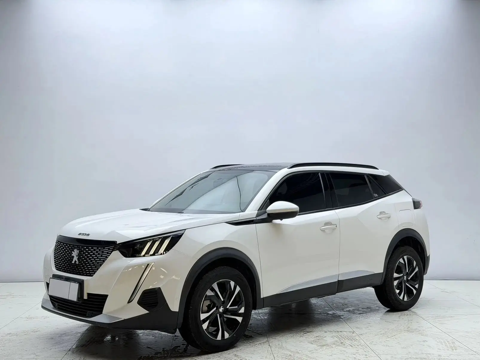 🚗 Peugeot 2008 2022 года, версия 230 THP THE ONE.