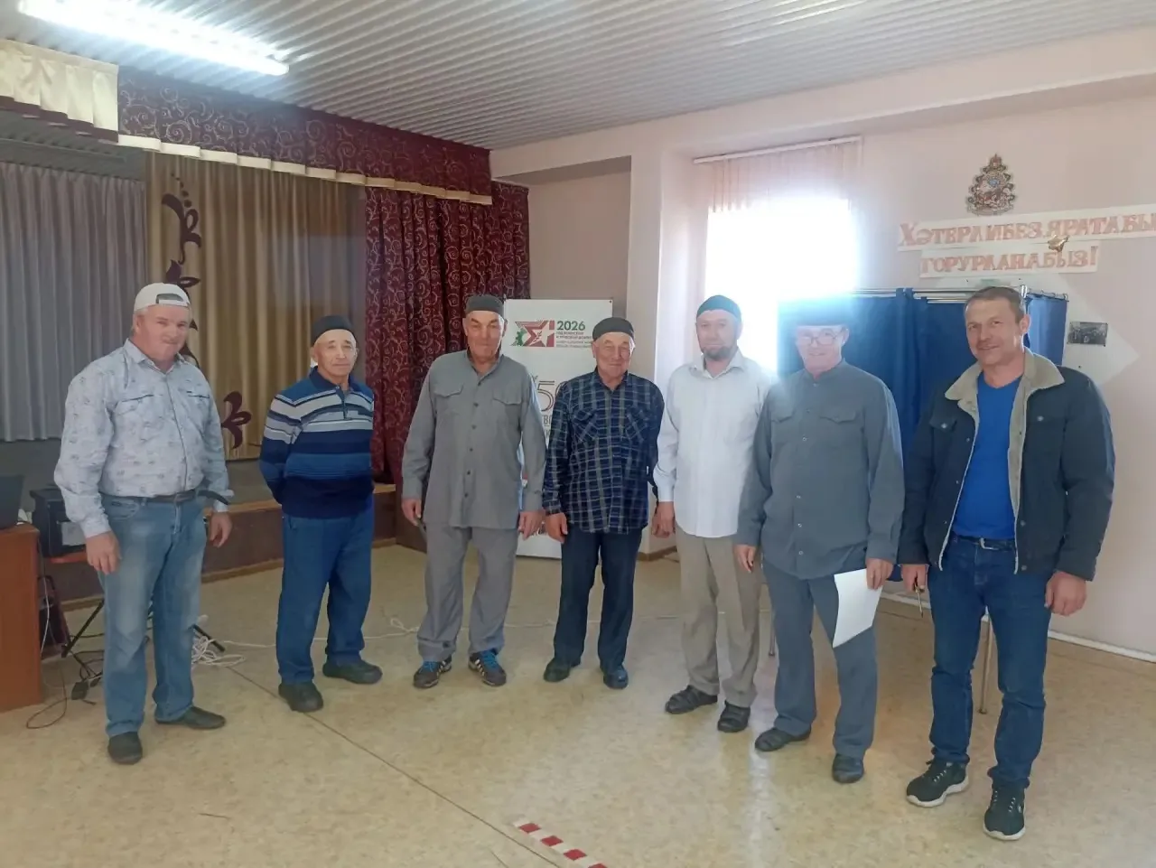 Пятничный намаз и гражданский долг: жители д. Кувады пришли на выборы вместе с хазратом