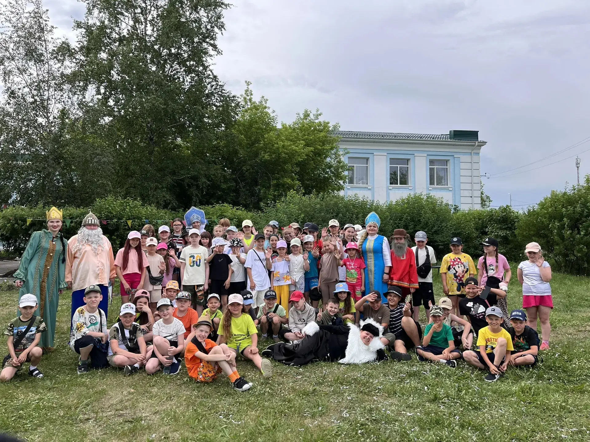 🏕 Как прошло 9 июня в лагере «Улыбка»?

Воспитанники нашего пришкольного лагеря побывали в Центре к