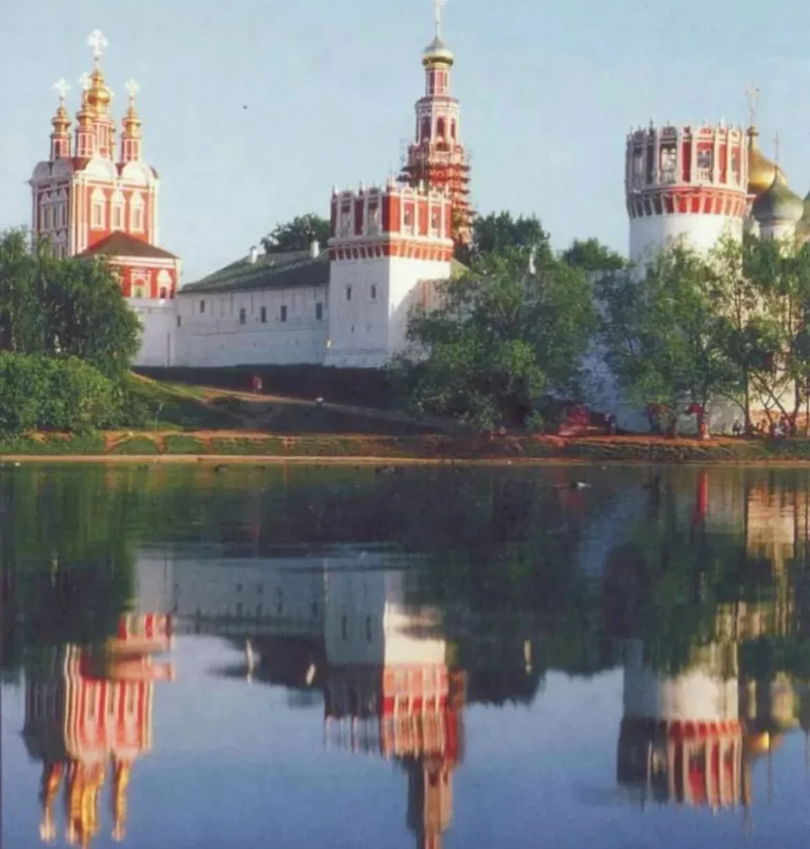 Новодевичий монастырь в 1988 году.