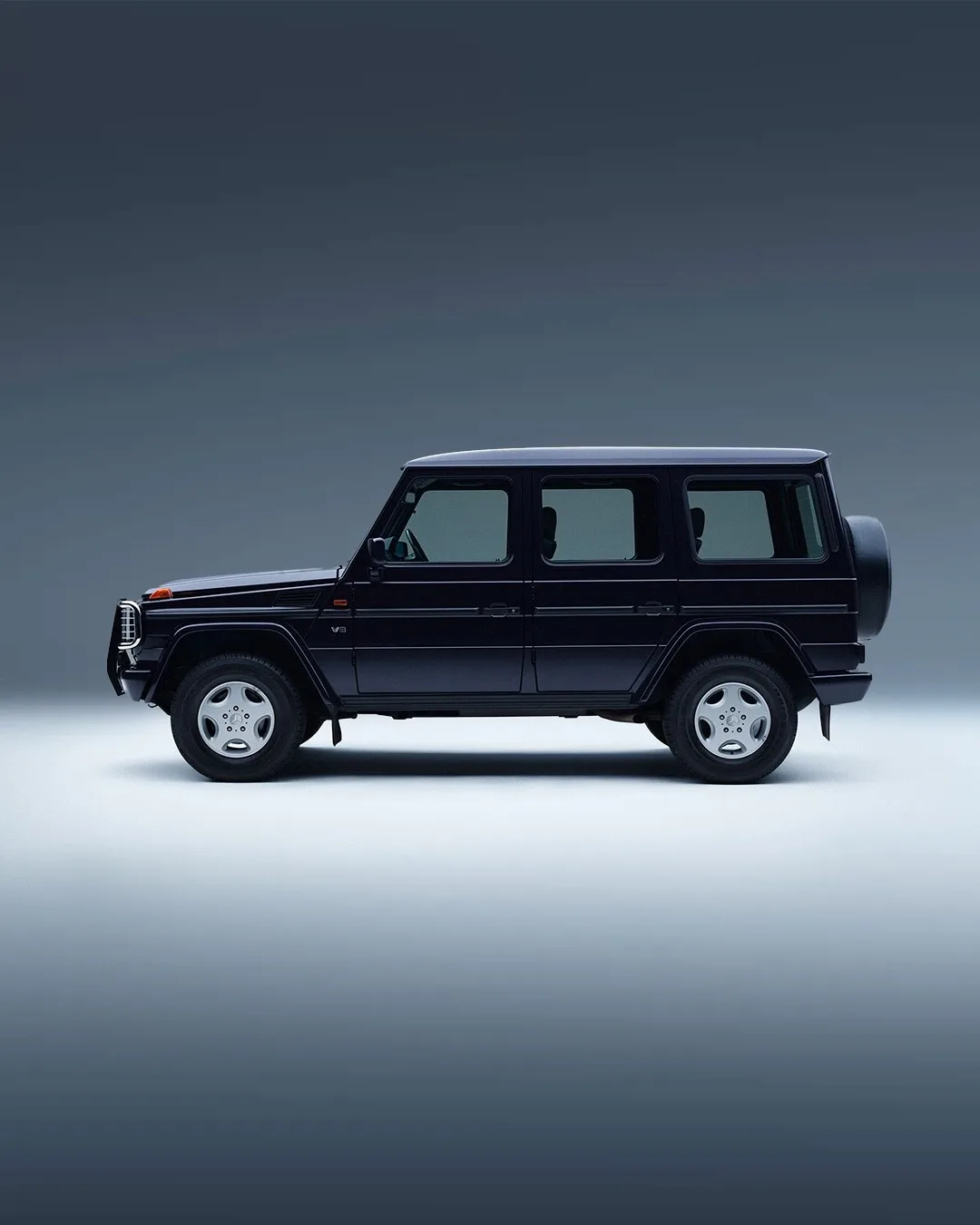 История G‑Class берёт начало в 1979 году. А в 1993‑м инженеры соединили V8 от S‑Class с прочной рамо