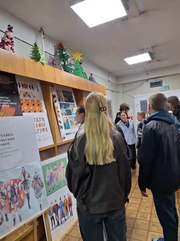 ✨ Вдохновляющее будущее: 8-я параллель на профориентации в Инженерной школе одежды! ✨  Сегодня обуча