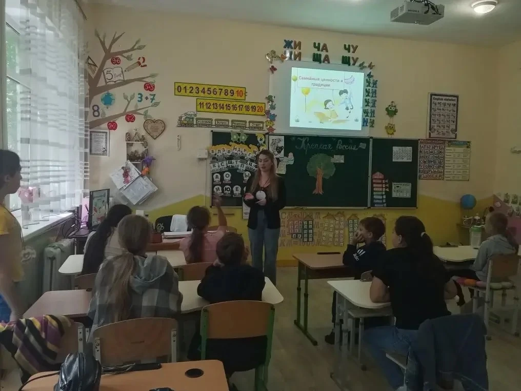 Продолжается наша смена «Семейный дом. Крепкие связи — крепкая Россия» ☀️
Сегодняшний день прошёл по