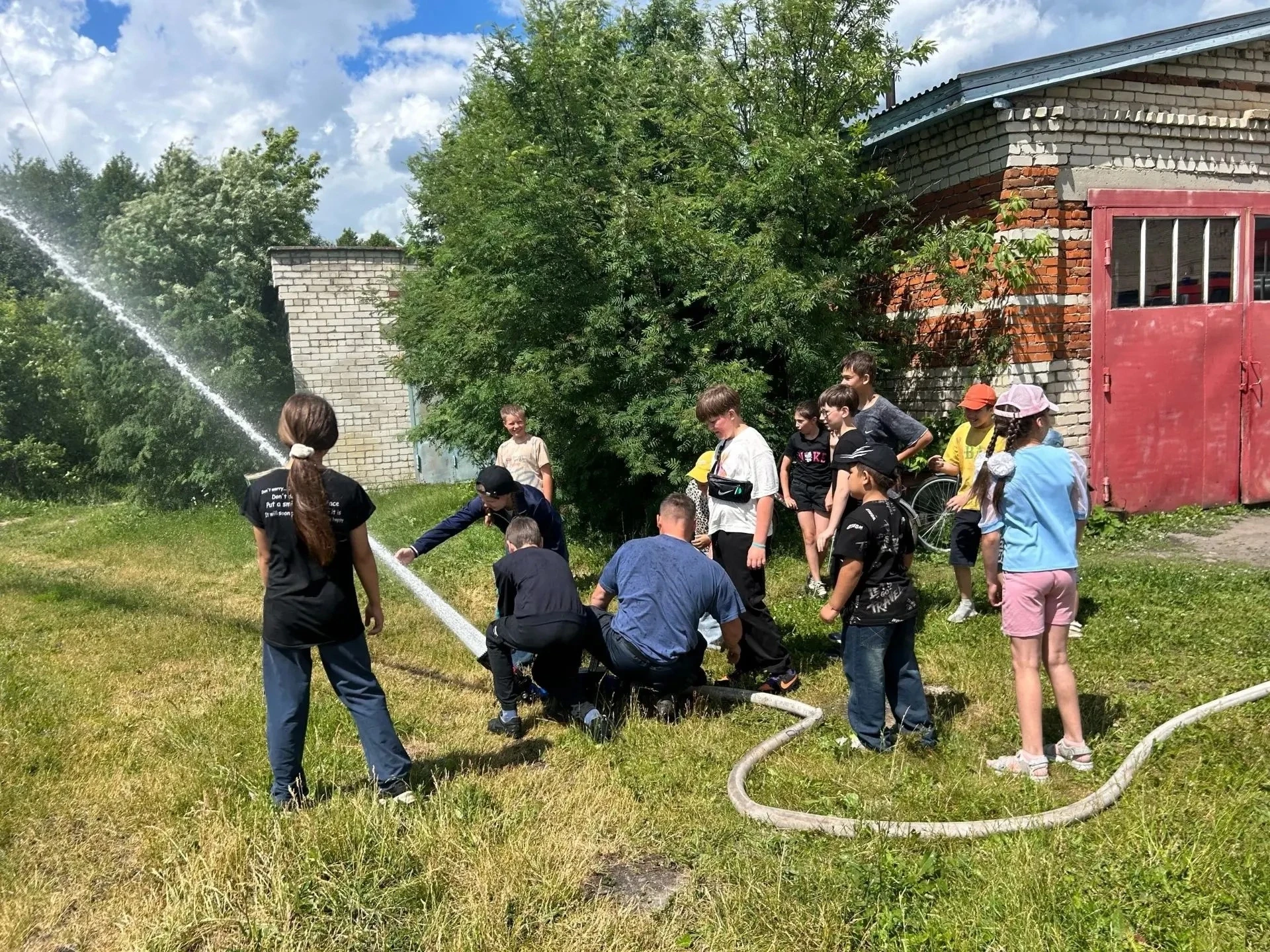 ☀Три дня ЛТО «Юность»: от открытия до пожарной части
В летнем оздоровительном лагере труда и отдыха 