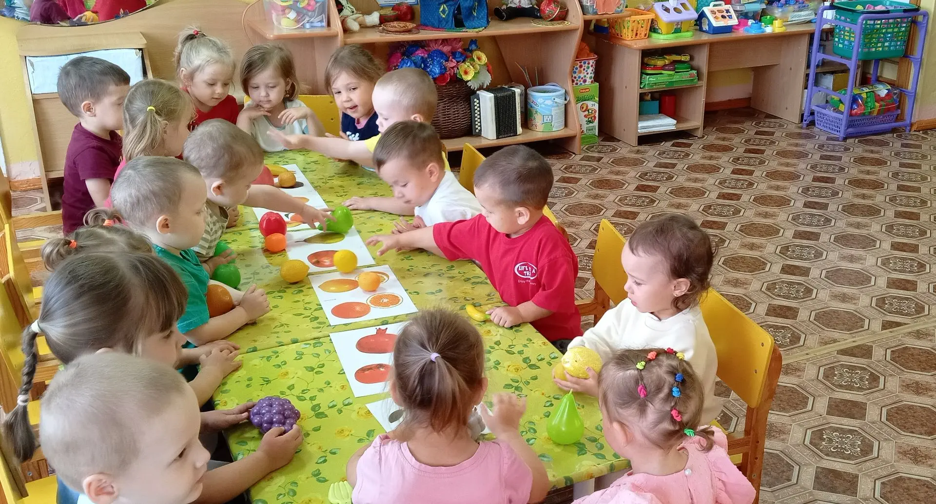 🍎🍊🍐Сегодня у наших воспитанников прошел самый сочный, вкусный и витаминный фруктово ...