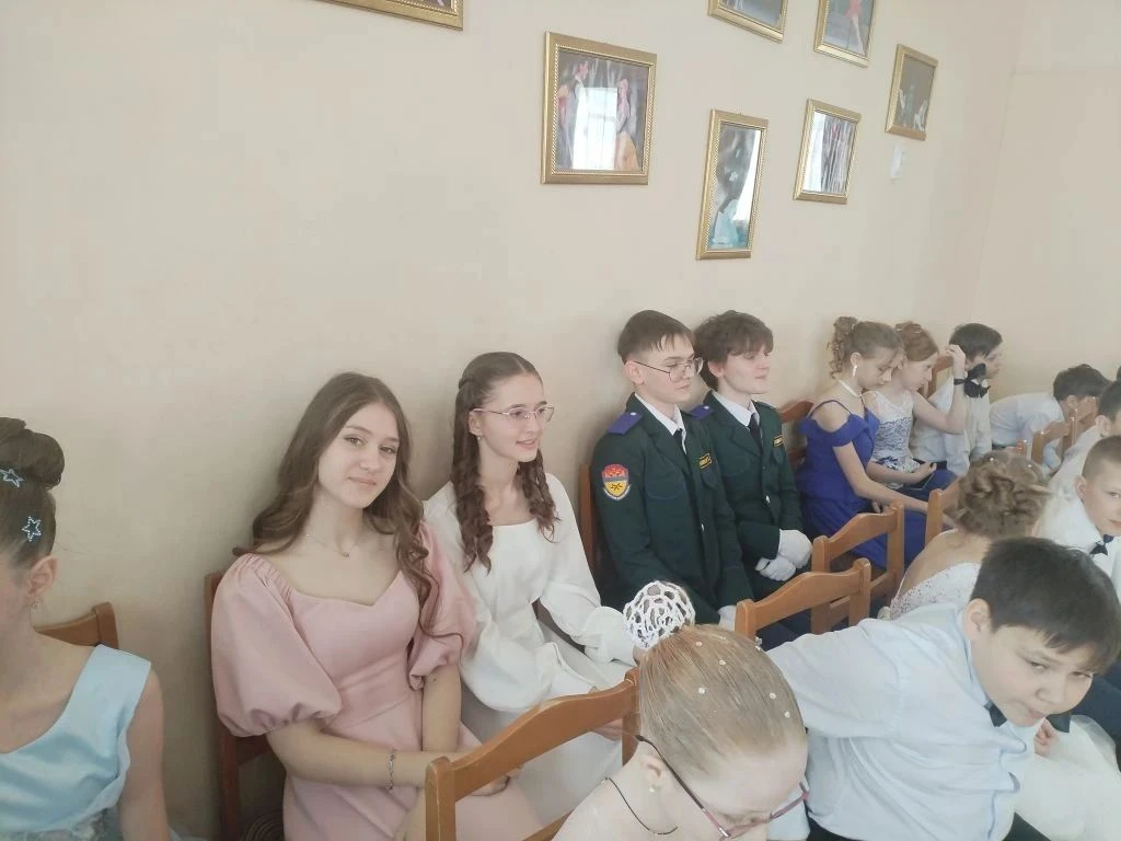 🎭 Казаки инженерного губернаторского класса на Сретенском балу!   Великолепное событие состоялось в 