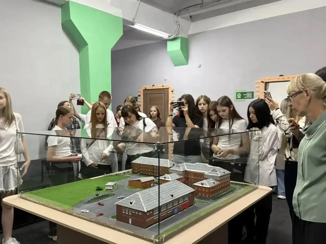 💡Представители муниципального родительского комитета побывали на экскурсии в ГПОУ «Кузбасский транс