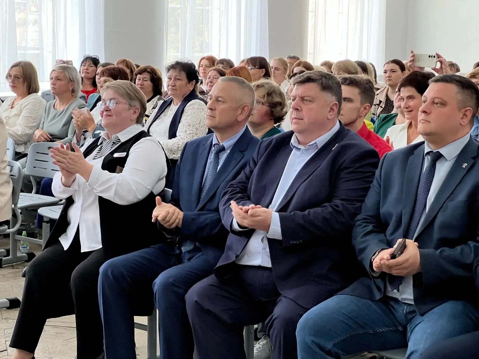 Депутат Тульской областной Думы, член фракции «Единая Россия» Юрий Любарский встретился...