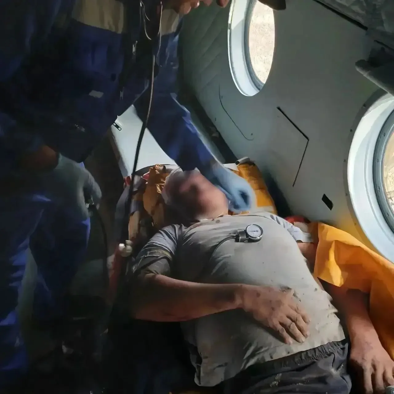 ⚡⚡ Сотрудники полиции с помощью БПЛА обнаружили мужчину, упавшего с горного обрыва в Су...