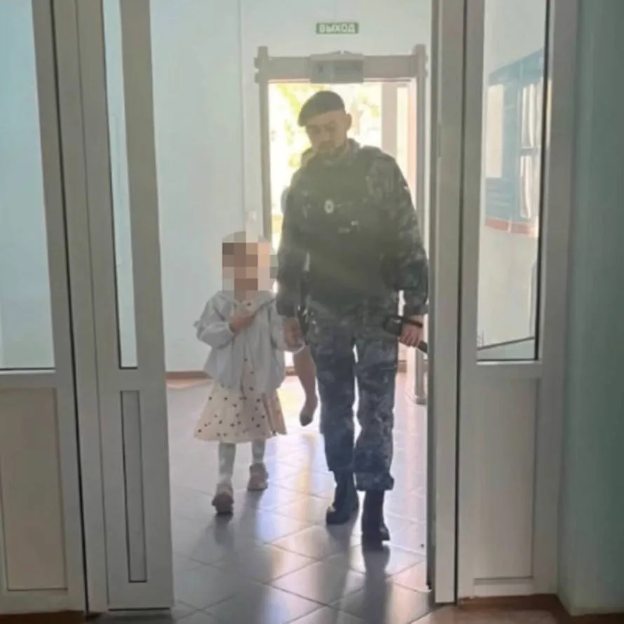 В Первоуральске маме вернули дочку, которую похитил отец. Ребёнка нашли в Татарстане.