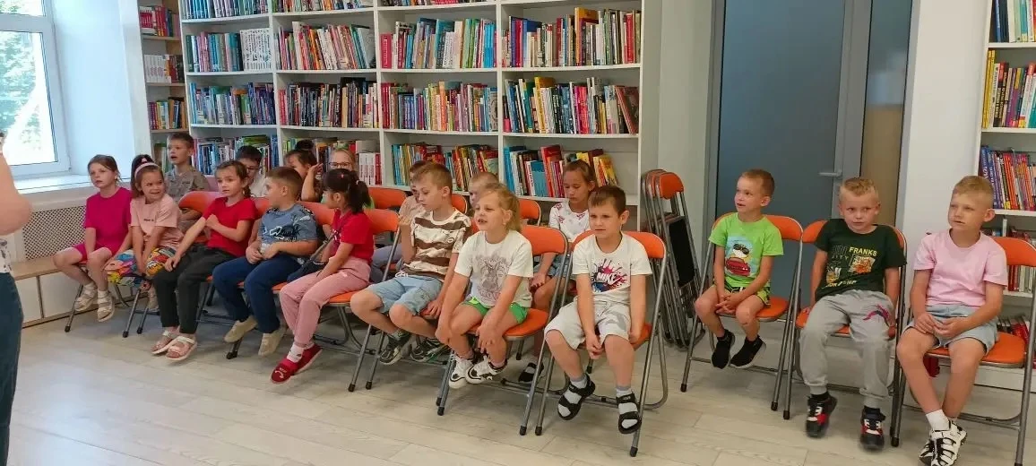 📚 Сегодня 1-й отряд посетил районную детскую библиотеку, где для ребят прошло увлекательное меропри