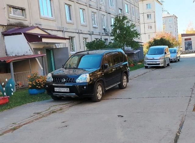Тротуар — для пешеходов, а не для автомобилей: почему парковка на бордюре закончится ад...
