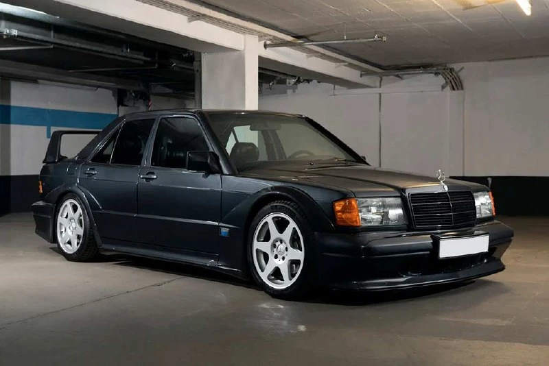 На торги выставлен редкий Mercedes-Benz 190 E 2.5-16 Evo II
