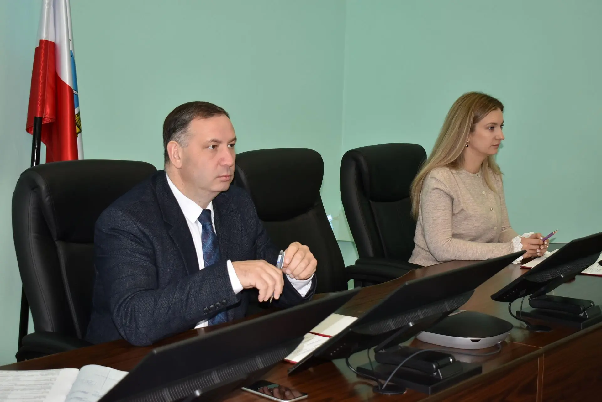Сегодня провёл плановое рабочее совещание с руководителями отделов администрации и глав...