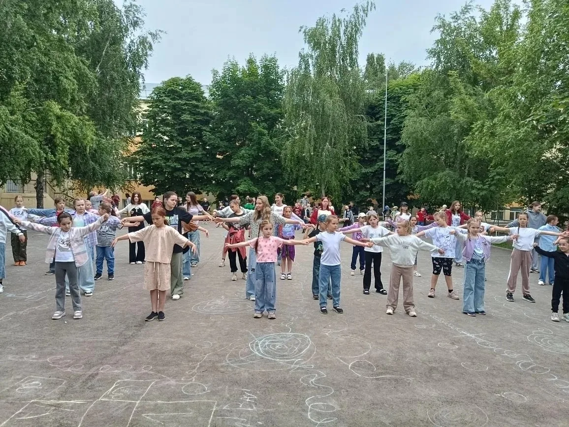 Лето – самая радостная пора. Началось оно у многих ребят в летних пришкольных оздоровительных лагере