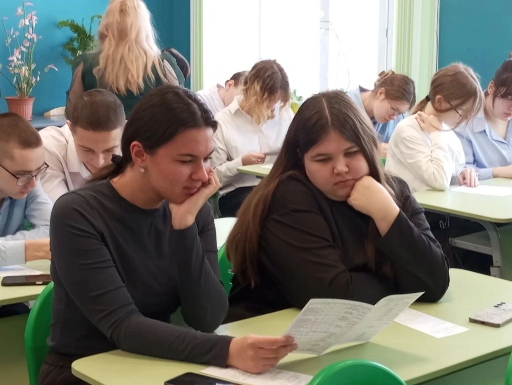 Сегодня в рамках профориентационной работы в лицее состоялась встреча учащихся 11 а класса с предста