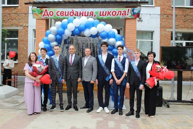 Красочный праздник состоялся 26 мая в нашей школе. Это волнительный и трогательный день, который нав