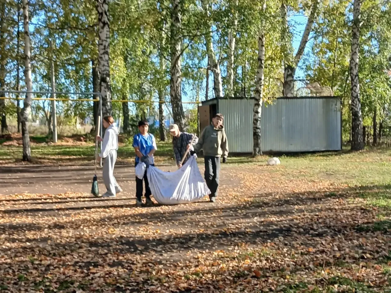 Осень — отличное время, чтобы навести порядок не только в гардеробе, но и вокруг себя 🍂
