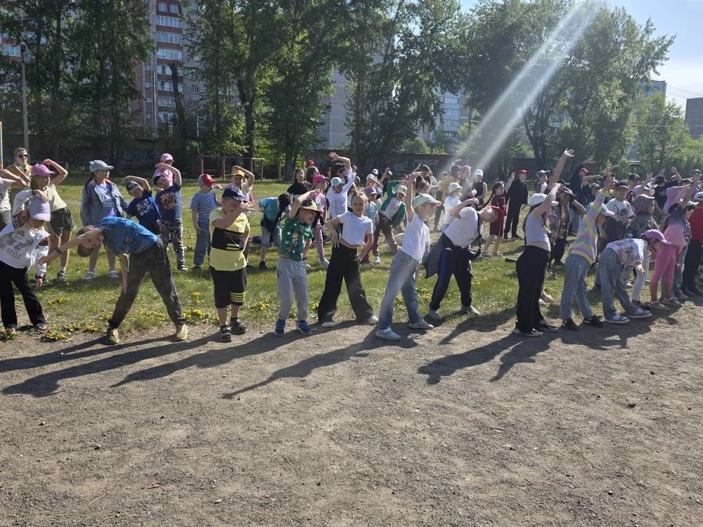 🌞 Наш день на «Острове детства» был невероятно насыщенным и ярким!🌞

С самого утра на нашей площад