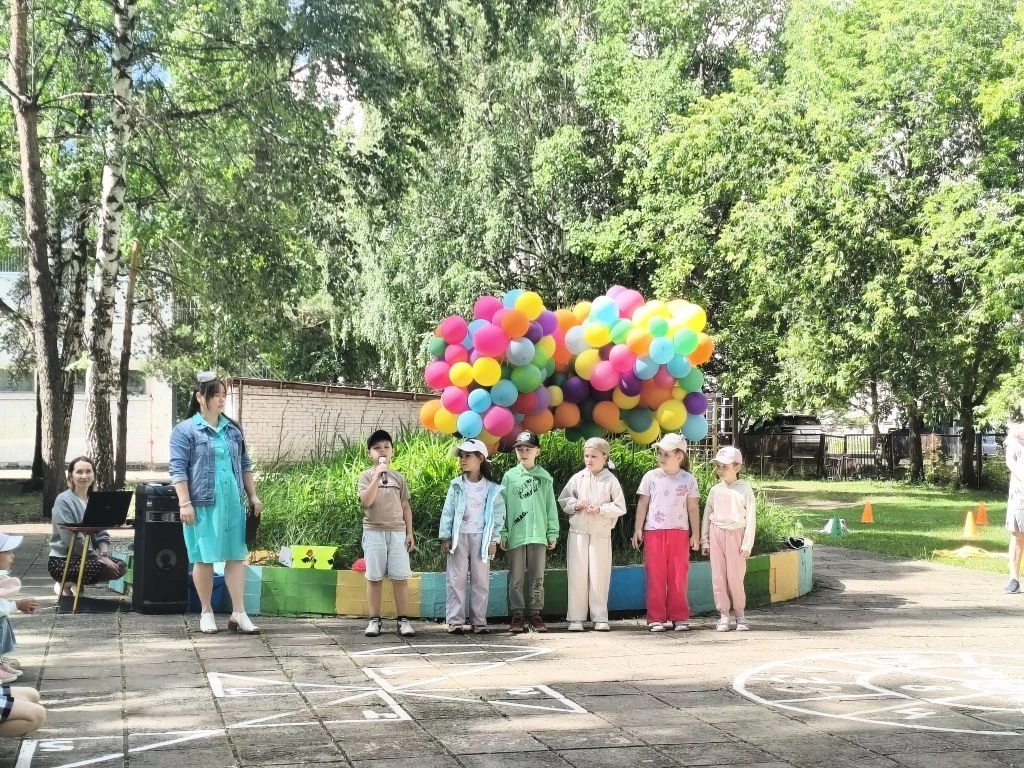 Снова песни зазвучали,