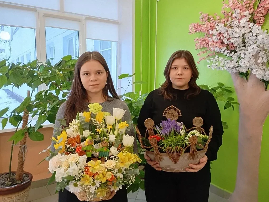 Прекрасный конкурс с поэтическим названием "Приближая дыхание весны" состоялся в школе.